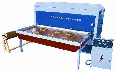Máquina de formación de vacío de control de automatización de estructuras compactas para placas absorbentes de plástico