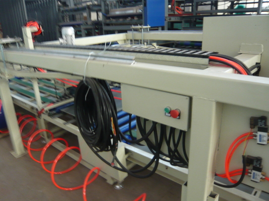 Máquinas de fabricación de puertas de acero de textura energéticamente eficiente 1,5 * 18 m