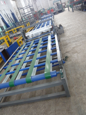Maquinaria para la fabricación de puertas de paneles de pared ligeros MGO de tablero de óxido de magnesio