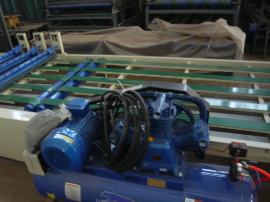 Máquinas de fabricación de puertas de acero de textura energéticamente eficiente 1,5 * 18 m