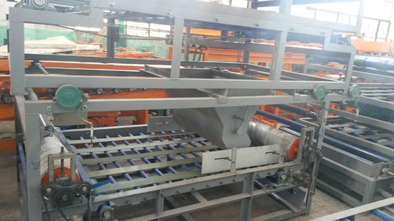 La máquina ligera compuesta ahorro de energía del panel de pared con el corte automático vio