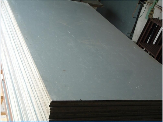 El peso ligero prefabricó el rollo del panel de muro de cemento que formaba la máquina garantía de 1 año