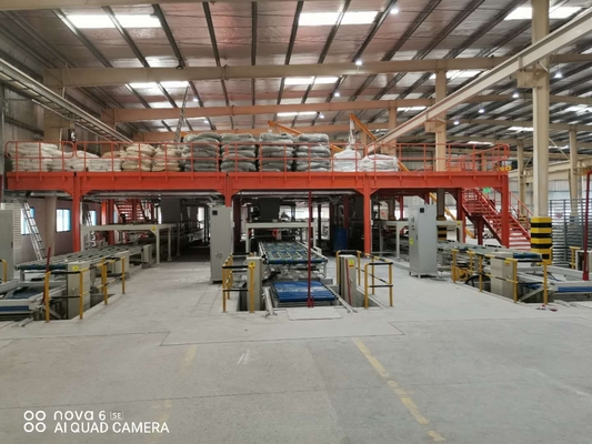 2400mm longitud de la tabla Línea de producción de tabla de cemento con corte suave y preciso